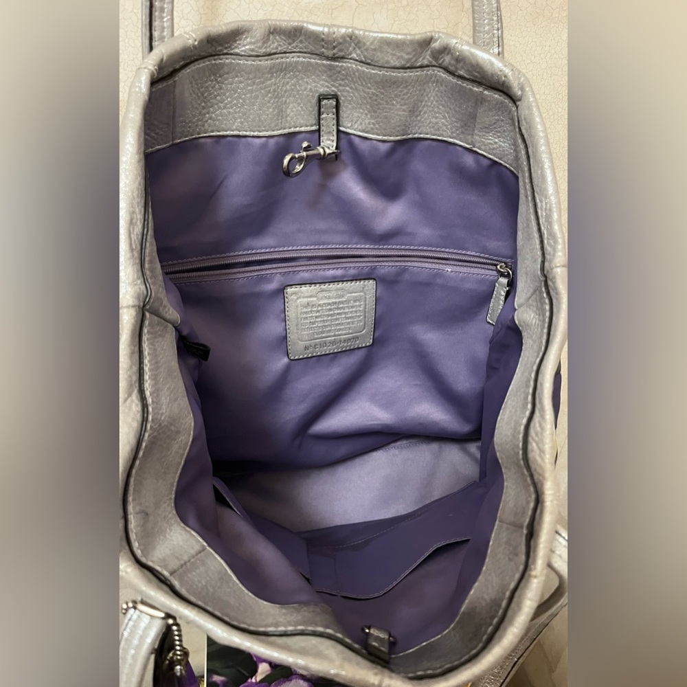 Coach Handbag - Picture 3 of 10